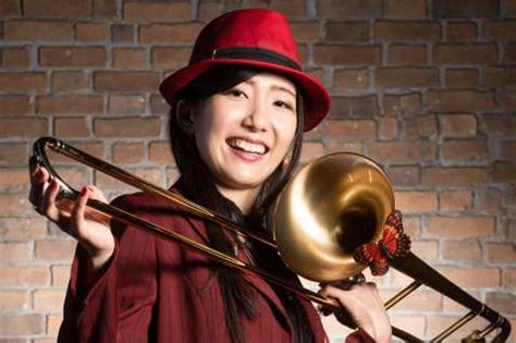 お知らせ 「青春ブタ野郎はバニーガール先輩の夢を見ない」 バレンタイン フェアが開催決定 3月6日より、graffart shopにてバレンタインイラストを使用した新. 笑顔満開で〝愛ある音楽〟 「心を温かくハッピーに、小さな ...