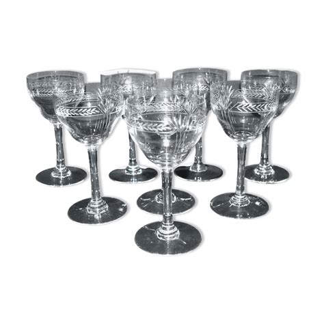 Lot De 8 Verres à Vin Anciens En Cristal Gravé Art Deco Frise De