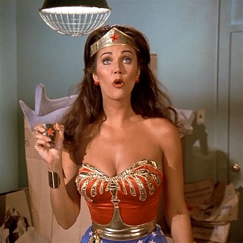 Wonder Woman Complaining About The Fake Bracelets Wonder Woman Lynda Carter Women