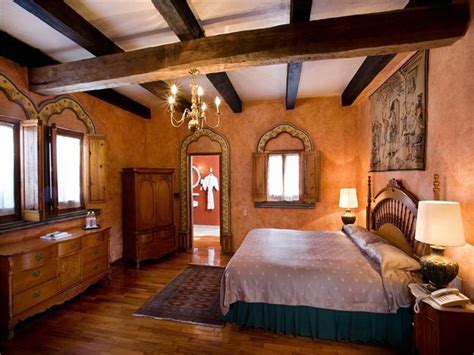 Mexican Style Hacienda Bedroom Rustic Pine Windows Casas Estilo De