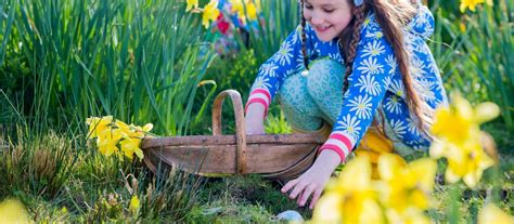 Create a challenging easter egg hunt with these extreme ideas for kids of all ages. How to Host an Amazing Easter Egg Hunt - Unique Gifter