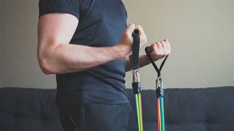 6 Resistance Band Exercises To Build Your Arms Without Weights Toms