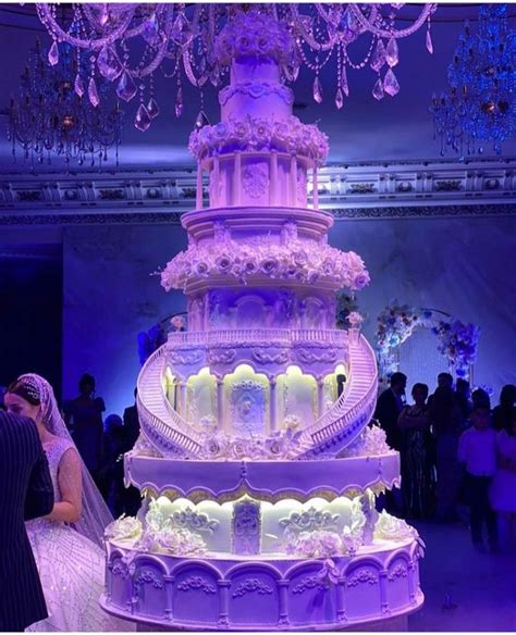 17 Luxury Wedding Cake Ideas The Glossychic Extravagant Wedding