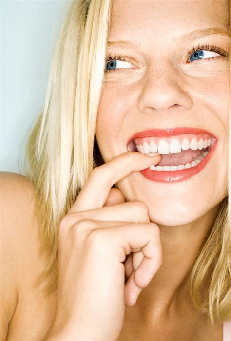 Want Whiter Teeth Faster Try This Genius Hack White Teeth Fast