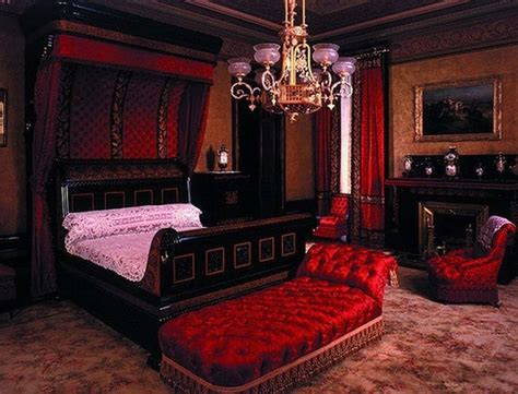 This bedrrom set features pieces made of 100% solid pine wood from southern brazil that can last for years. 20 Best Gothic Bedroom Ideas - Decoration Channel