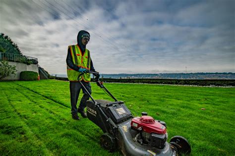 Not far from port orchard, horseshoe lake golf course offers terrific views and challenging play for golfers at every skill level. Lawn Service Gig Harbor WA | Lawn Maintenance Gig Harbor ...