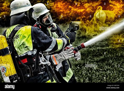 Oxygen Tank Explosion Hi Res Stock Photography And Images Alamy