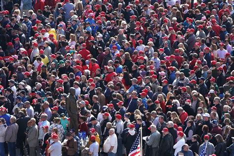 How Many People Attended Trumps Michigan Rally Crowd Photos