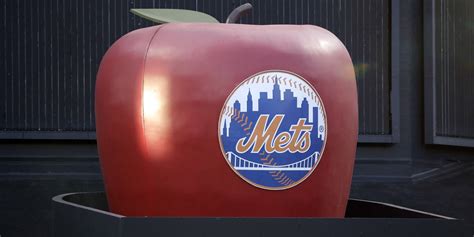 Mets Home Run Apple History
