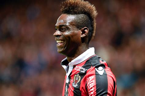 Es negro, está trabajando para aclararse. Flamengo step up Mario Balotelli pursuit