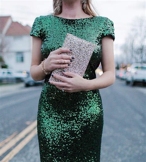 How to plan a christmas wedding. Pin by Lena Hoffend on Green favorites | Christmas wedding ...