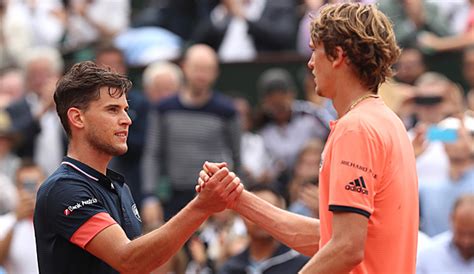 5) verpasste es im finale der us open gegen dominic thiem. ATP Finale: Alexander Zverev in Novak Djokovics Gruppe ...