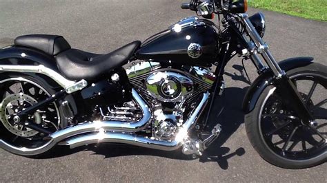 The softail frame is designed to resemble the star frame of yesteryear, yet offers the comfort of suspension. Harley-Davidson Harley-Davidson Softail Breakout - Moto ...