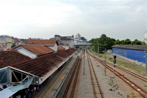 Ktm komuter is an electrified commuter train service operated by keretapi tanah melayu berhad. Pelabuhan Klang / Port Klang KTM station - klia2.info