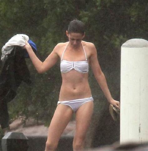 Outside of her work on rt, she is a primary writer for colin moriarty's side quest content, and she manages her own youtube channel. Kristen Stewart Bikini Body Pics | Stars World
