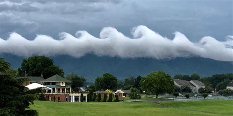 Look Spectacular Wave Like Clouds Form In Virginia