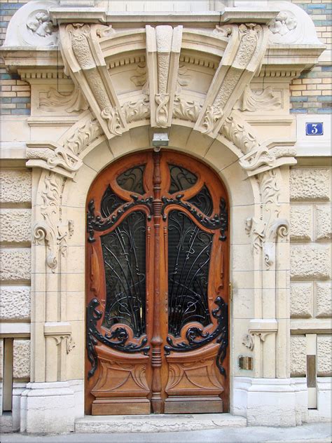 Fabricant français de porte d'entrée pour immeuble et résidences. Porte d'entrée d'un immeuble art nouveau de Jules Lavirott ...