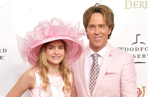 Anna Nicole Smiths Daughter Dannielynn Birkhead Attends Kentucky Derby With Father Larry