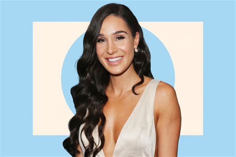 Kayla Itsines Has Endometriosis And Is Recovering From Surgery