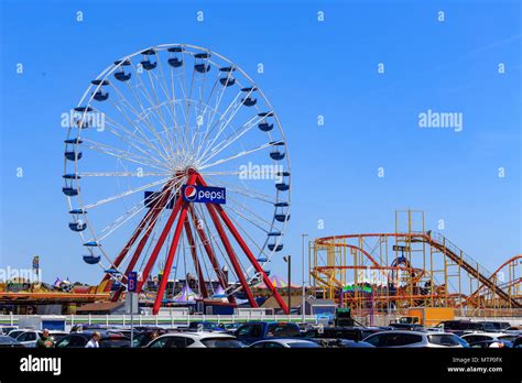 Ocean City Md Usa May 26 2018 A Large Ferris Wheel At An