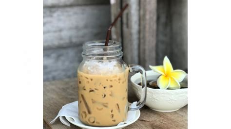 Ini adalah resep es kopi susu kekinian termudah! Minuman ala Kafe, Kamu Bisa Bikin Es Kopi Susu Kekinian