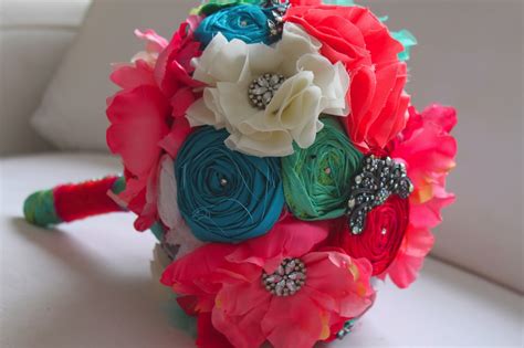 This wide selection of blue balloons includes foil and latex balloons in a variety of shapes, sizes and patterns. Cocorosecouture: Coral and aqua wedding bouquet