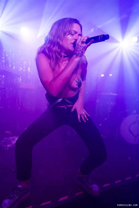 Tove Lo Singing Topless On A Stage NuCelebs Com