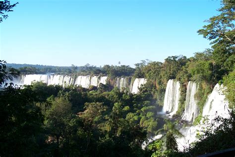 P0001269 Argentina Iguazu Falls Shields Around The World