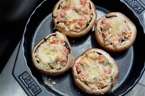 Gegrillte portobellos (riesenchampignons) (march 2021). Gefüllte Portobello Pilze vom Grill - Aufgetischt.net