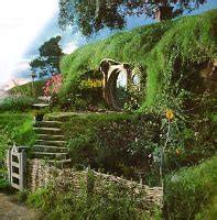 Die lichtleistung entspricht einer 10w halogenleuchte. Hausbau Erfahrungen » Hobbit-Haus - Ein Fertighaus ...