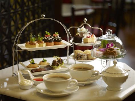High tea is an evening meal, sometimes associated with the working class but in reality enjoyed by all social classes the term was first used around 1825, and high tea is taken on a high (dining) table; High Tea / High Wine - Trefpunt Maasland