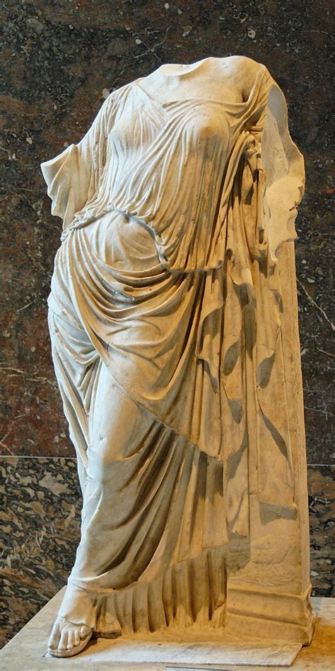 Leaning Aphrodite Louvre Ma414 Aphrodite Of The Gardens Wikipedia Roman Sculpture