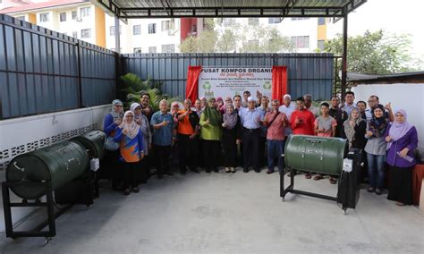 The seberang jaya store is the second in the region following the opening of the u mobile store in queensbay mall, penang. MPSP perluas penggunaan mesin kompos EFWC ke restoran ...
