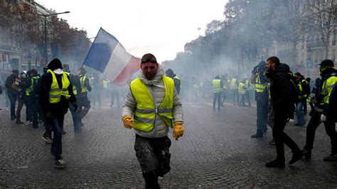 French Yellow Vest Protesters Tear Gassed In Violent Clashes With Riot