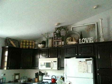 How Put Up Garland On Top Of Kitchen Cabinets Cursodeingles Elena