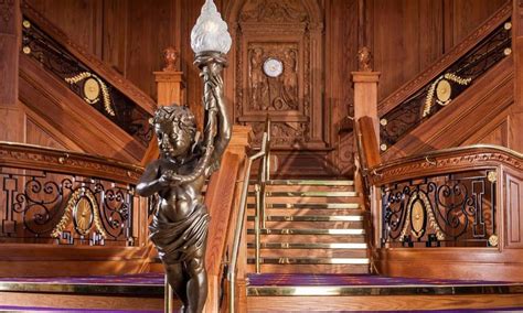 Réplica da escada do filme Titanic vira atração em Belfast Jornal O Globo