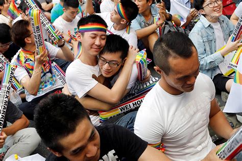台湾同婚平权运动31年手机凤凰网
