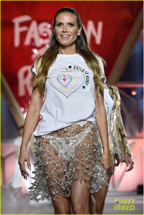 Heidi Klum Naomi Campbell And Kate Moss Hit Runway At Fashion For Relief