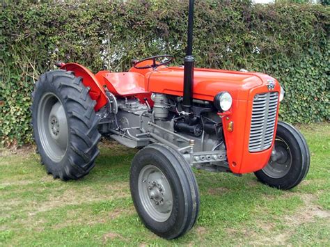 Huge selection of new, used, and rebuilt tractor parts for john deere, massey ferguson, case ih, ford, kubota, allis chalmers and many more makes. Massey Ferguson 35 von Baujahr 1959 | OldtimerPlus Blog