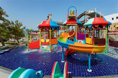 Bu otel tanıtım amaçlıdır otel hakkında daha fazla bilgi için 444 0 644 nolu müşteri hizmetlerini arayabilir ya. Titanic Deluxe Bodrum Otel