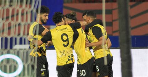 .في نيويورك ليتيتا جيمس إن أزمة الأوبويد، نشرت الفوضى في مختلف أنحاء نيويورك، وبقية أنحاء البلاد، حيث خلفت الملايين يعانون من إدمان مادة الأوبويد الخطيرة، والقاتلة. اهداف مباراة سموحة ودجلة بالدوري - اليوم السابع