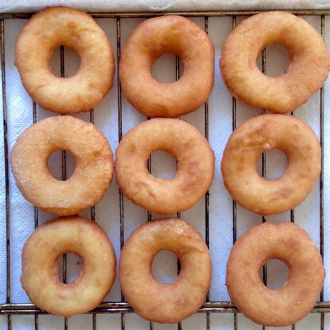 The pon de ring is based on the brazilian pão de queijo , or cheese bread. Making mochi donuts | Mochi, Cooking recipes, Donuts