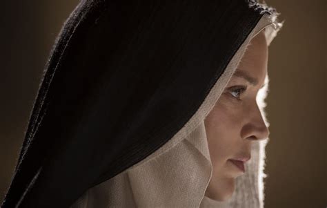 Paul Verhoeven S Erotic Lesbian Nun Horror Benedetta Drops Trailer