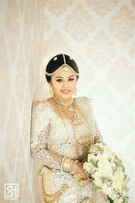 Pin by Yashodara Rathnathilaka on Kandyan Brides | Bride ...