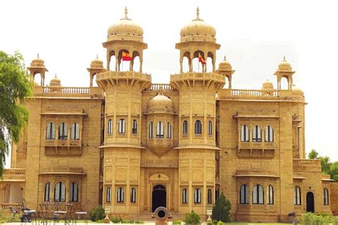 Indulge In The Royalties Of The Jawahar Niwas Palace In Jaisalmer History