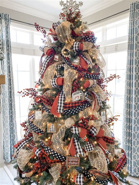 How To Decorate A Christmas Tree With Large Ribbon At William Caldwell Blog
