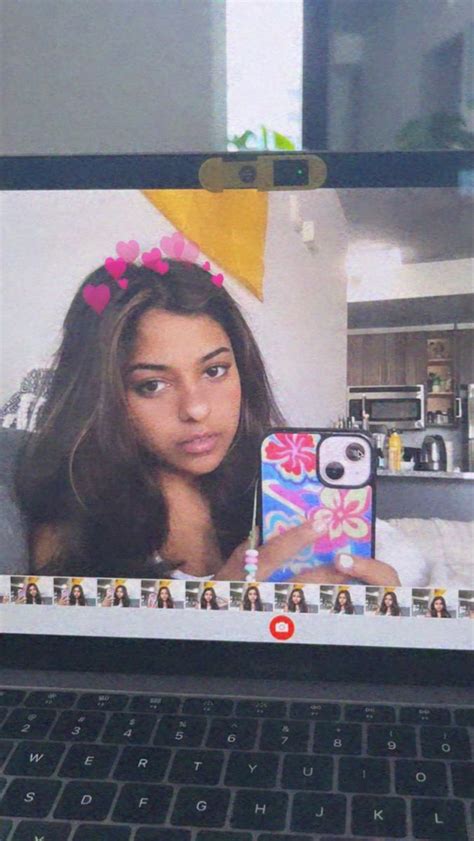 Selfie Photobooth Instagram Laptop Camera Pic Laptop Apple Photobooth Hearts Filter