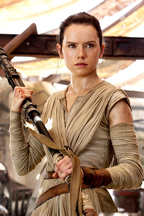 New Still Of Daisy Ridley As Rey In Star Wars The Force Awakens
