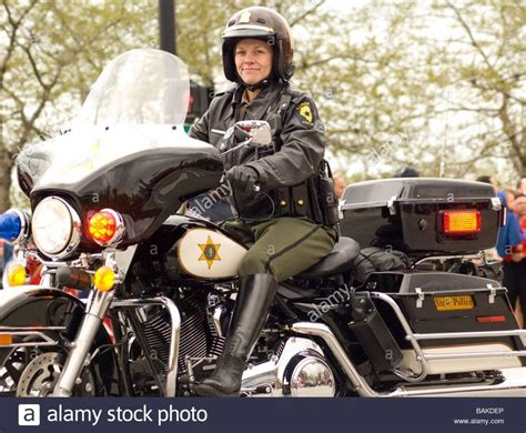 Policewomen In Leather のおすすめ画像 335 件 Pinterest Dv、ブルー、心的外傷後ストレス障害