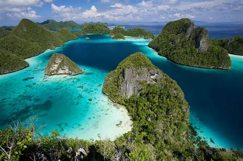 Papua, Indonesia dal fascino misterioso e dalla natura ...